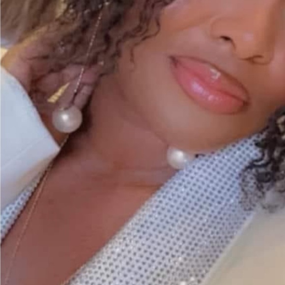 NWT LONG STATEMENT POLAR EARRINGS DANGLE STYLISH FEATHERWEIGHT - Picture 4 of 5